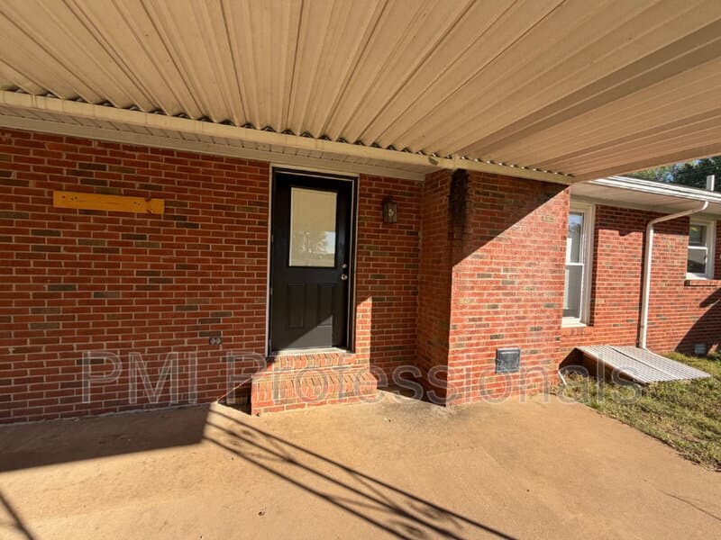 Murfreesboro House: 2988 Parkwood Drive