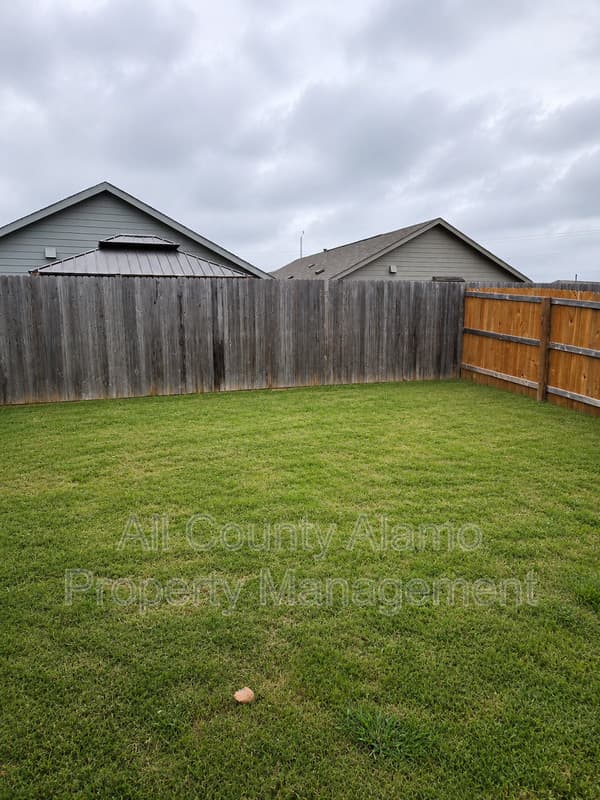 Seguin House: 9258 Honey Mesquite