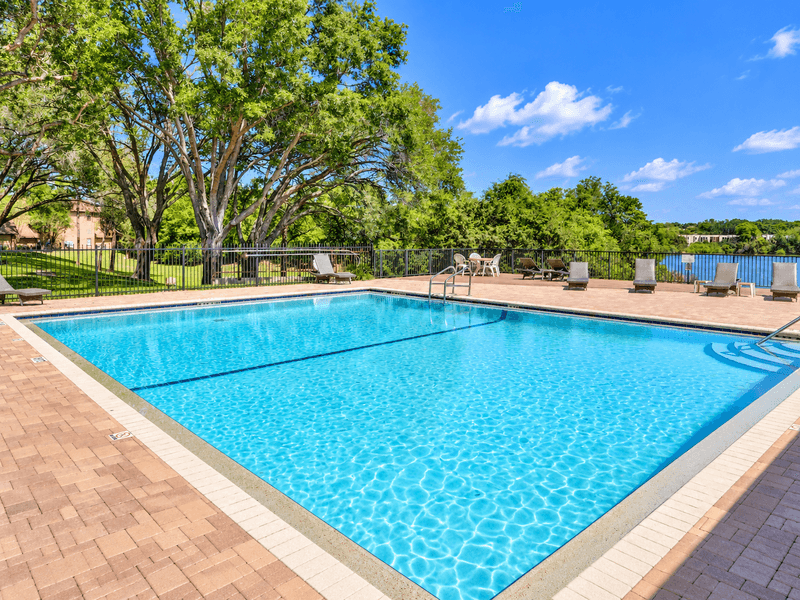Altamonte Springs Condo: 305 Lakepointe Drive
