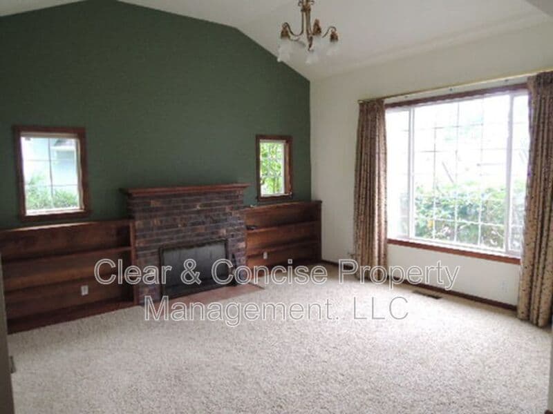 Eugene House: 5216 Cold Springs Way