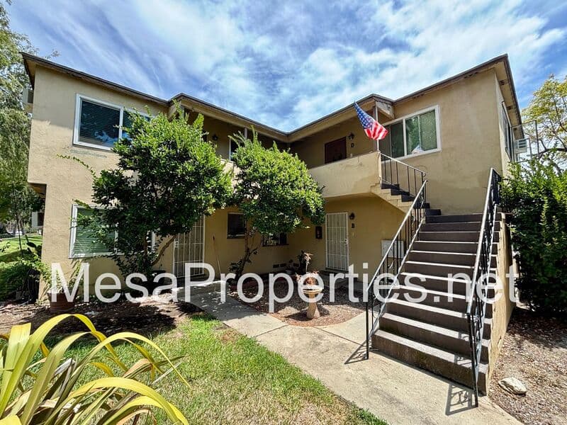 Upland House: 316 W Arrow Hwy