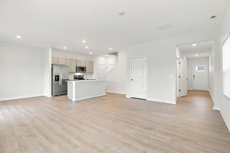Columbus House: 6305 Marinelli Dr N