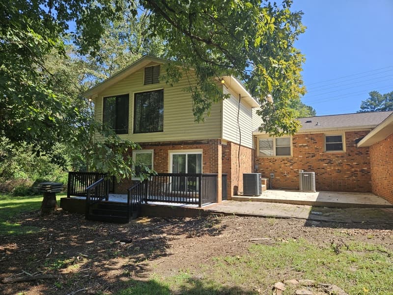 Raeford House: 415 College Drive
