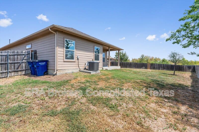 Pflugerville House: 3317 Burch Brook Cove