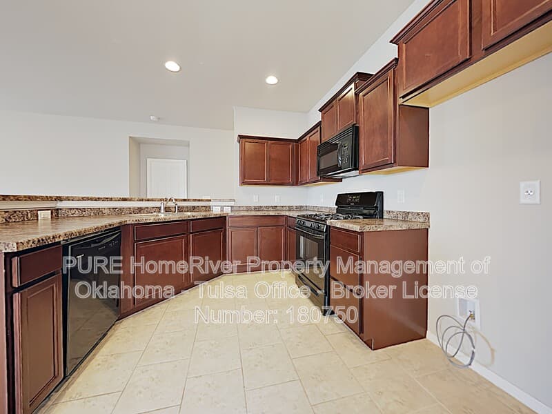 Bixby House: 5940 E 148th St S