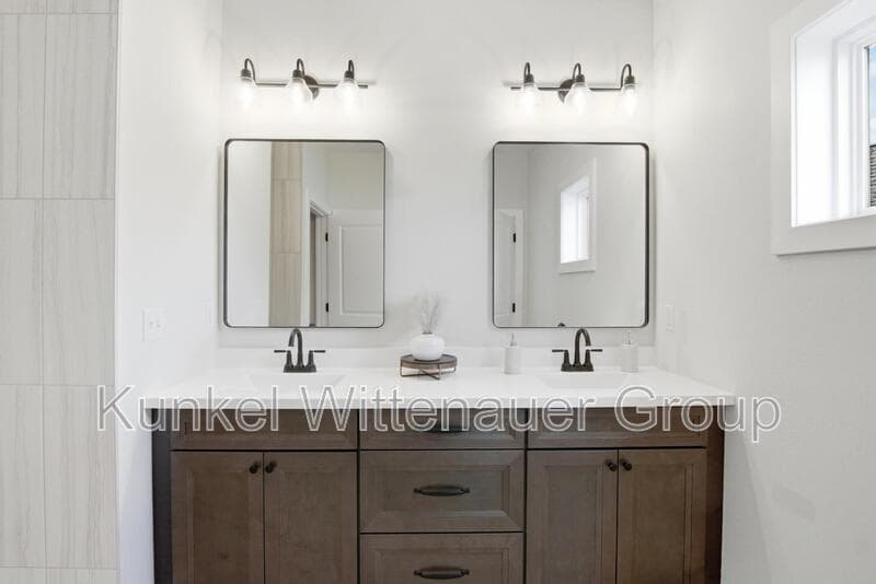 O'Fallon House: 829 Bushwood Way