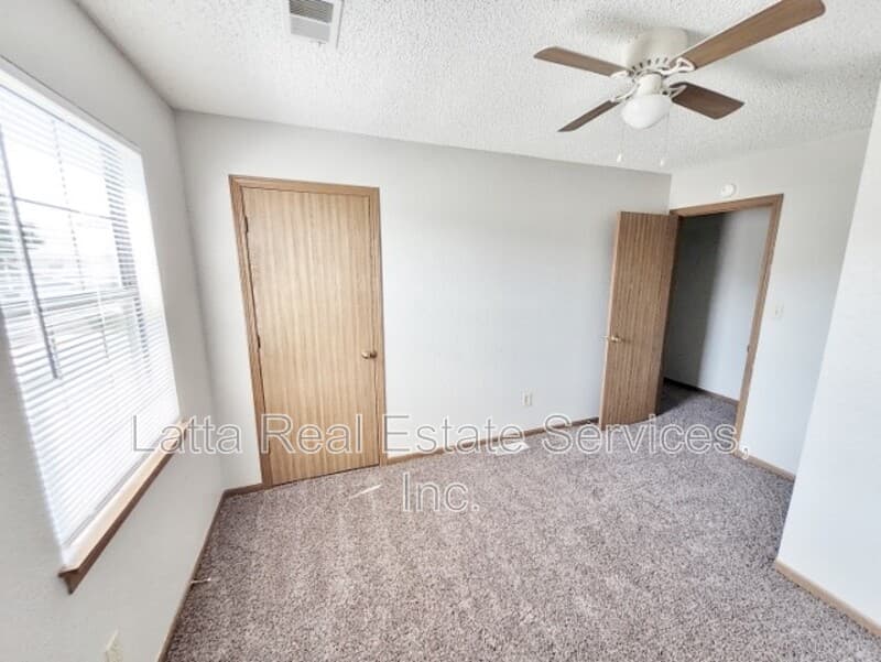 Pleasant Hill Townhome: 2120 Highridge Dr