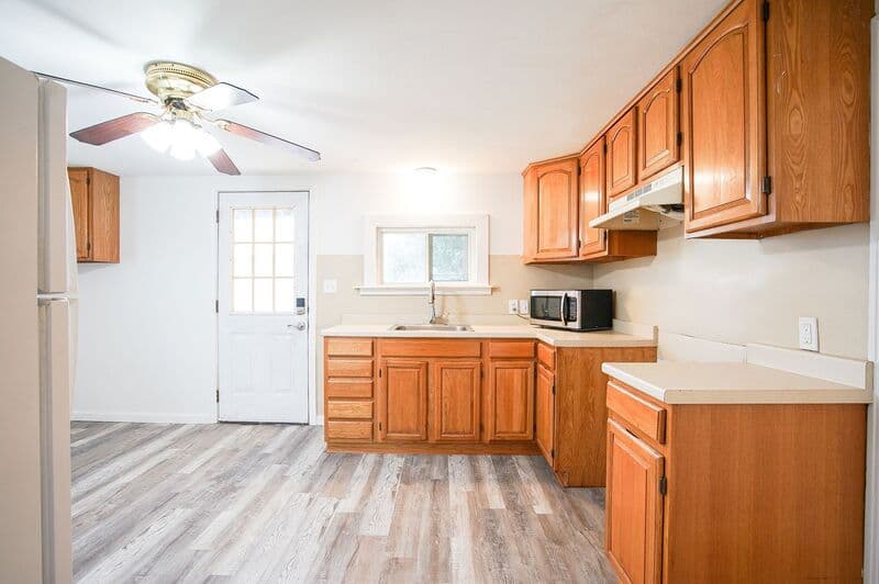 Chicopee Condo: 83 Thomas St