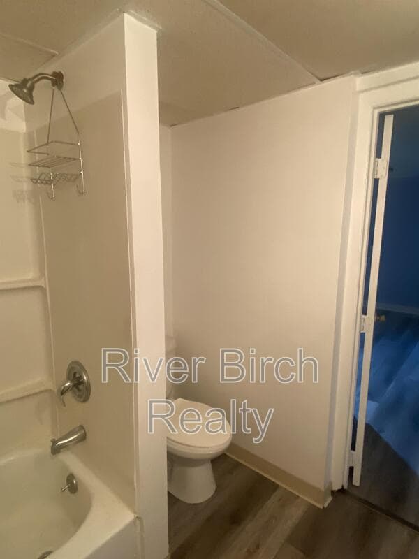 Springfield Condo: 417 East Cook Street - E