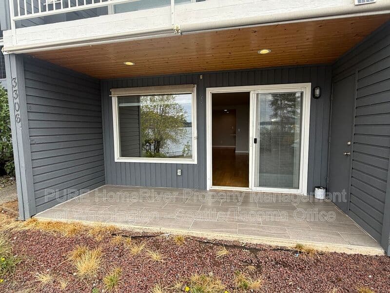 Renton Condo: 3306 Lake Washington Blvd N
