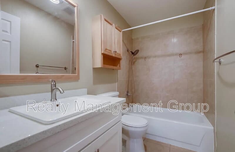 San Diego Condo: 8324 Regents Road