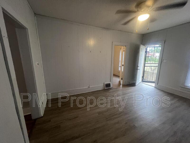 Milwaukee Condo: 2439A N Dr William Finlayson