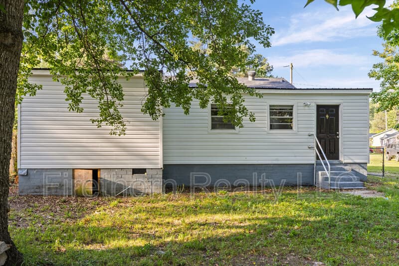 Augusta House: 2541 Rhodes Drive