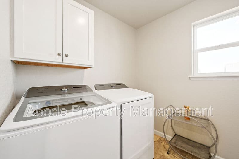Greeley House: 1223 104th Avenue