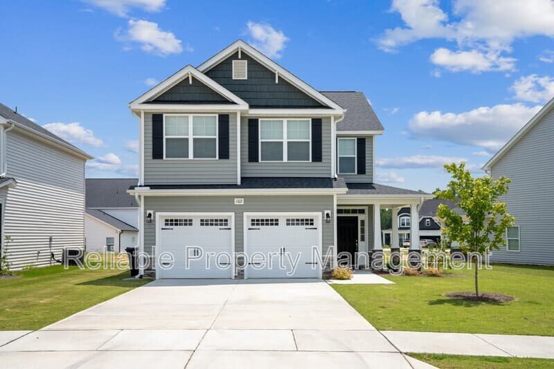 Clayton House: 102 Wicklow Ct