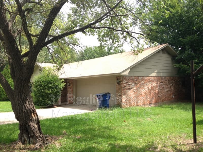 Denison House: 66 Haven Cir