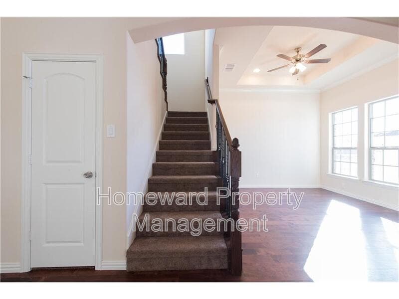 Irving House: 4004 Hanaa Court
