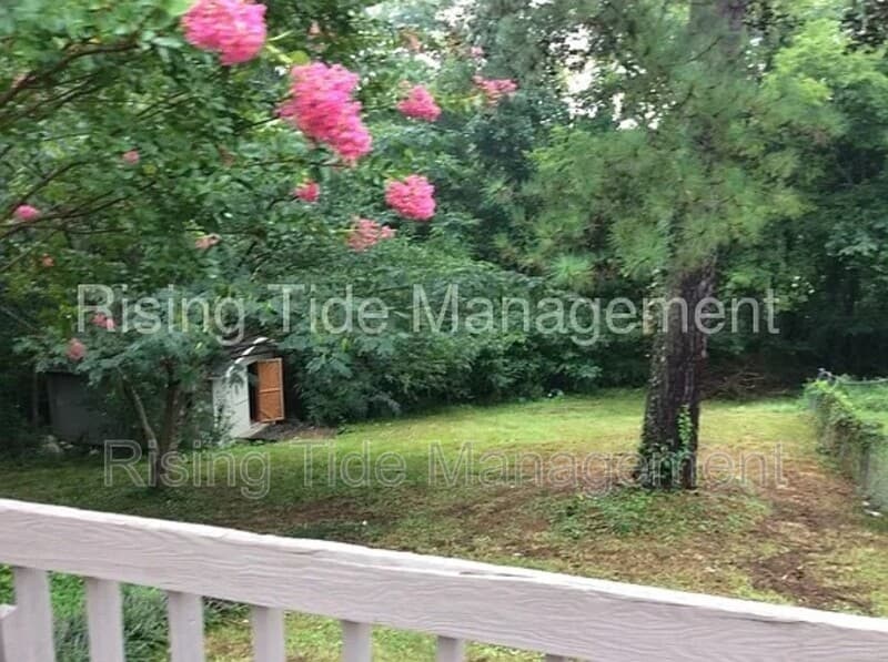 Birmingham House: 5757 Walnut Grove Rd