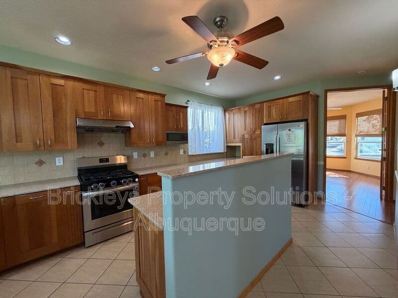 Albuquerque House: 9600 Allande Rd NE