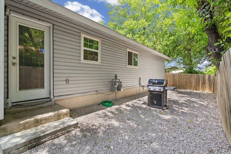 Austin Condo: 826 King Albert Street - B