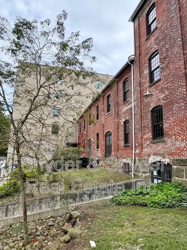 Akron House: 243 Furnace Street