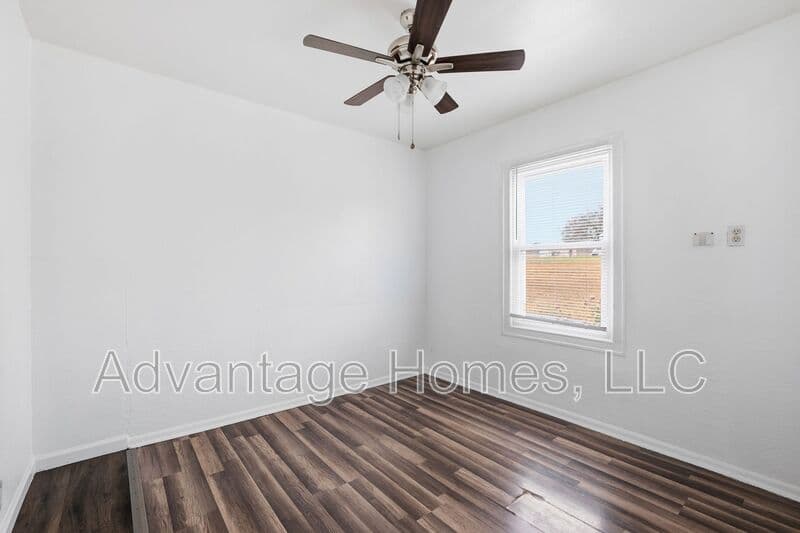 Belton Condo: 1015 N Scott Avenue #105