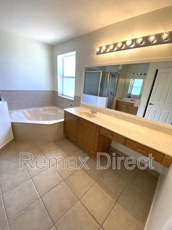 WEST PALM BEACH House: 3298 Turtle Cove