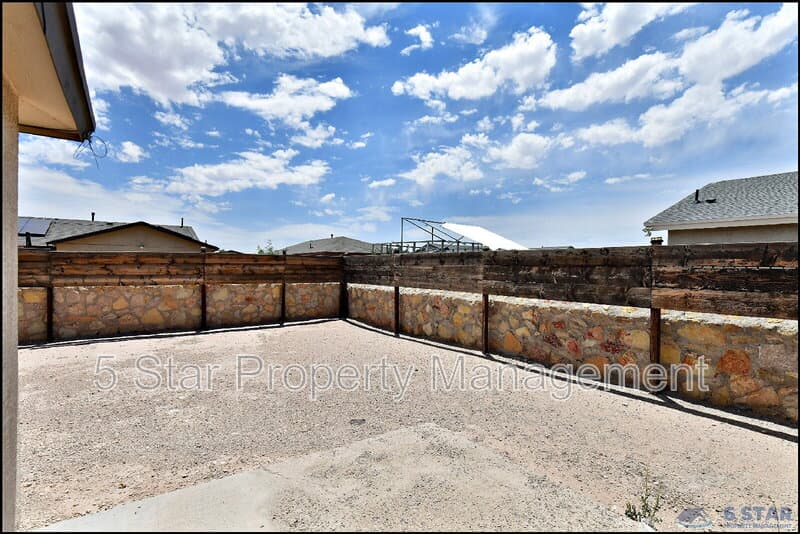 Horizon City House: 916 Villa Seca Dr !!