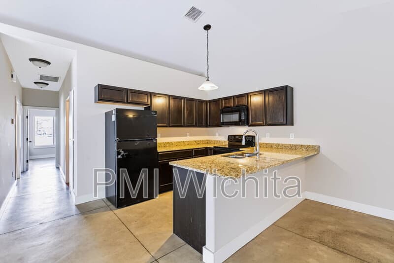 Derby Condo: 3418 E Aster St