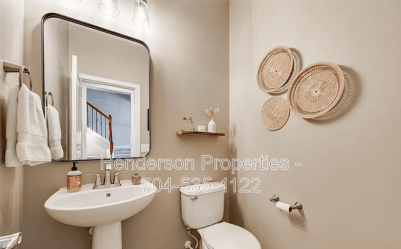 Fort Mill House: 920 Lyndley Dr
