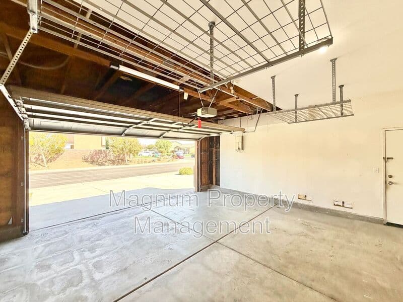 Menifee House: 33205 Gypsum St