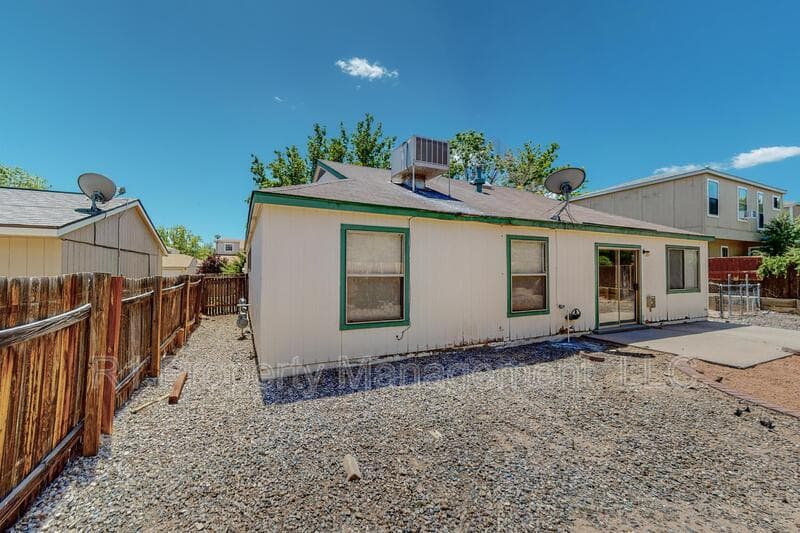 Rio Rancho House: 1729 Chamisa Road Northeast