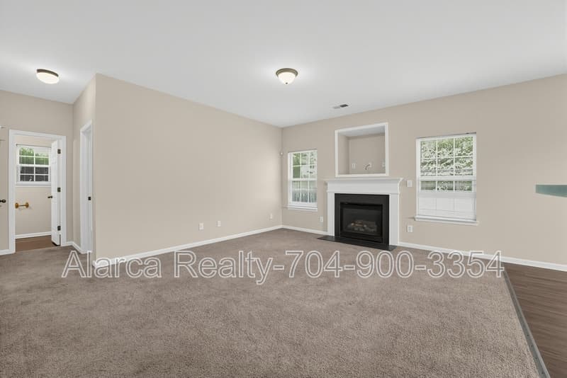 Charlotte House: 9926 Barrands Ln