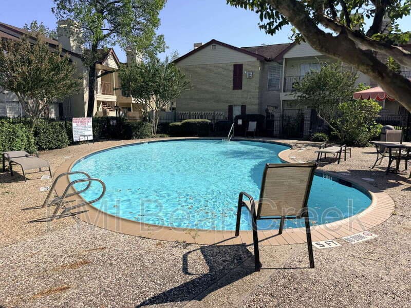 Houston Condo: 2120 El Paseo St