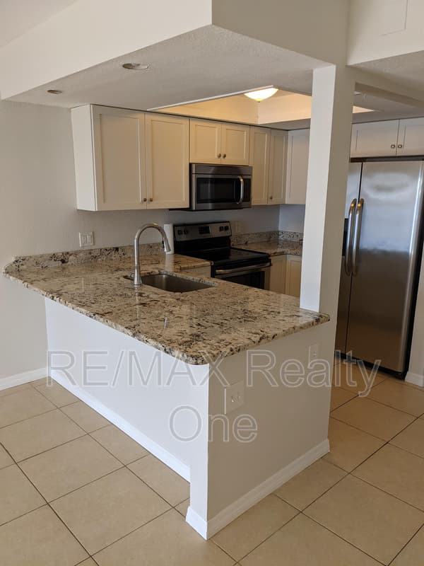 Crystal River House: 389 Northwest 14th Place - 1
