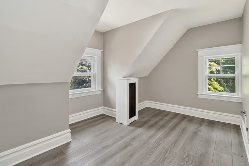 Montclair House: 99 Lincoln Street