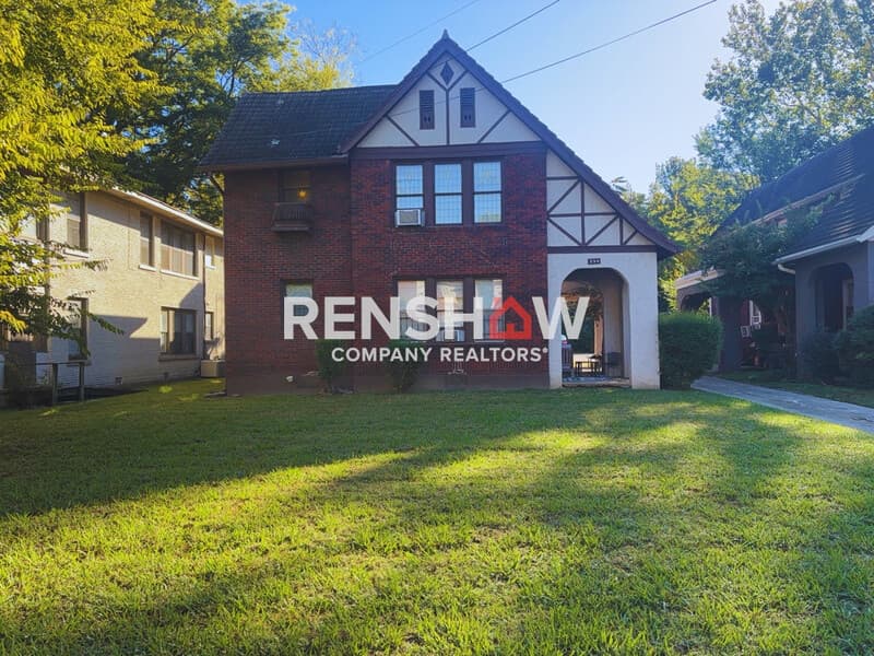 Memphis House: 234 Hawthorne St