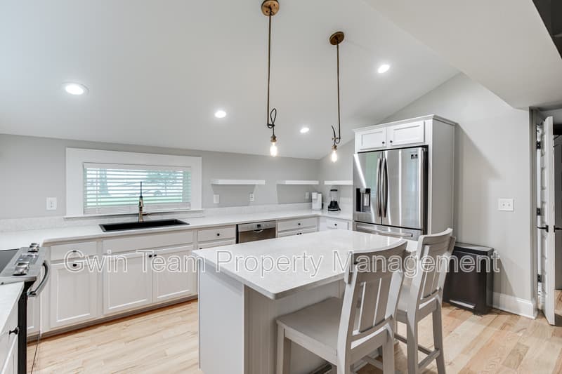 Lawrenceville House: 75 Cherry St