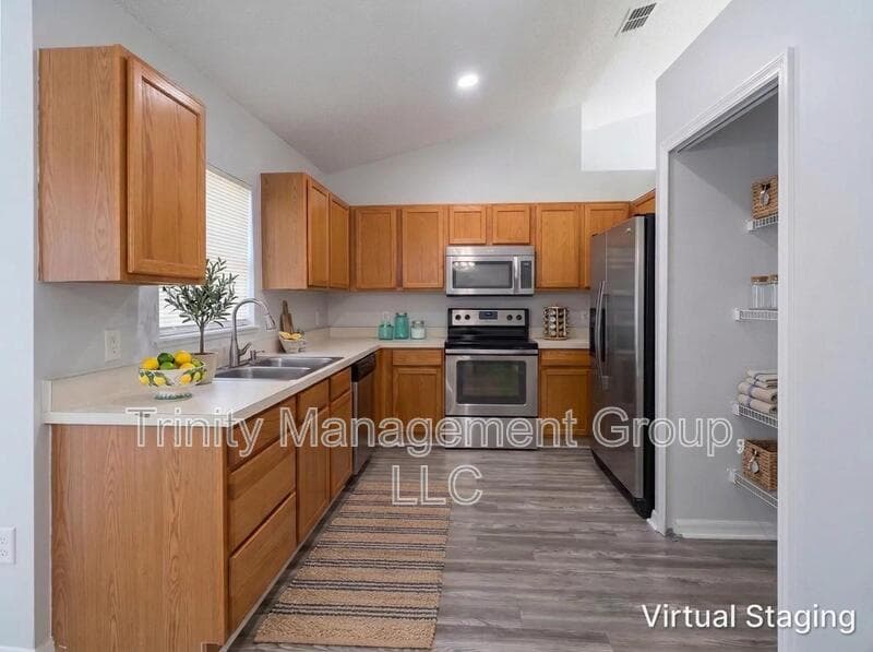 Spring Hill House: 6133 Airmont Drive