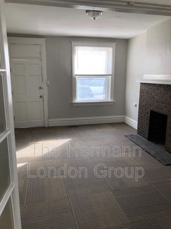 Saint Louis Condo: 4245-4247 Iowa Ave