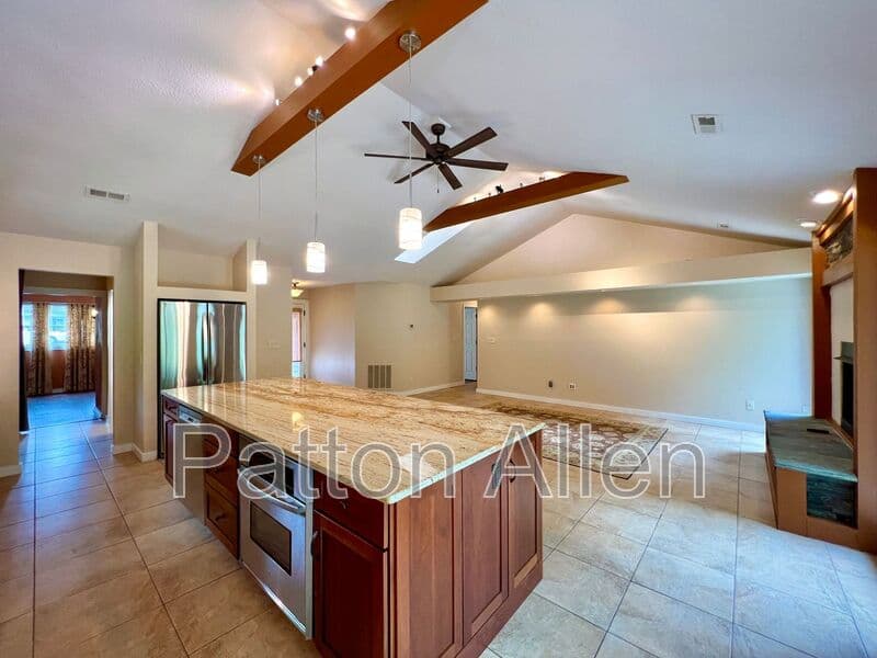Asheville House: 101 Firwood Ct