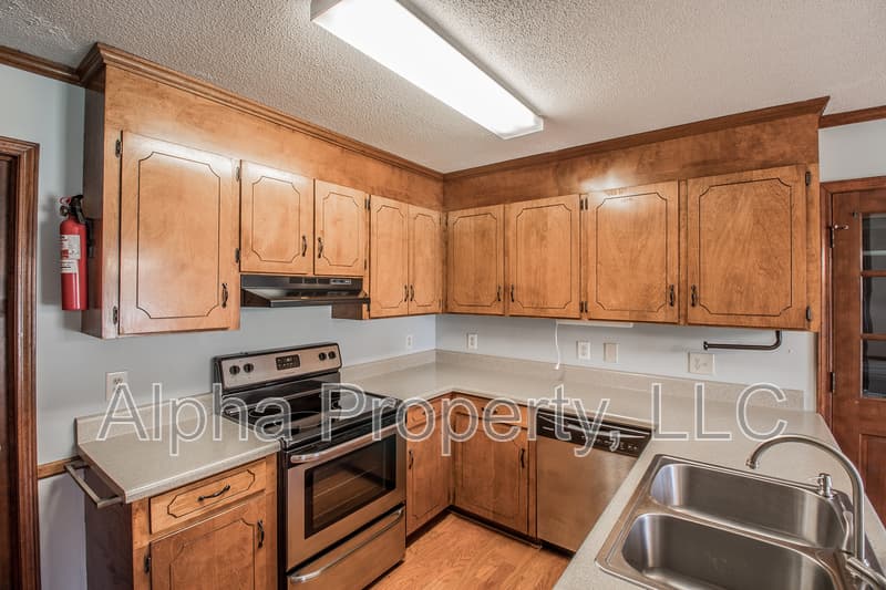 Greer House: 102 Ticonderoga Drive