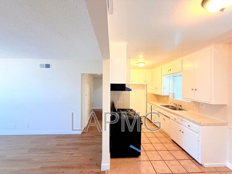 Lynwood House: 11185 Carson Drive