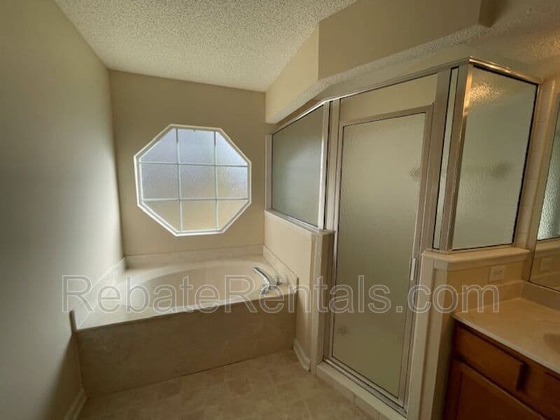 Jacksonville House: 5009 Grand Lakes Drive