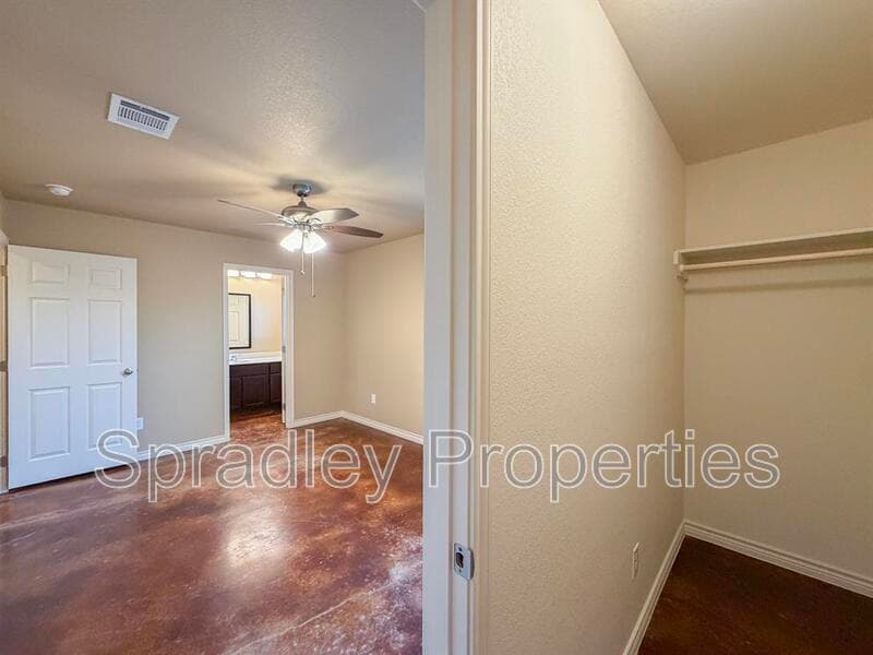 Belton Townhome: 1044B Edwards Dr