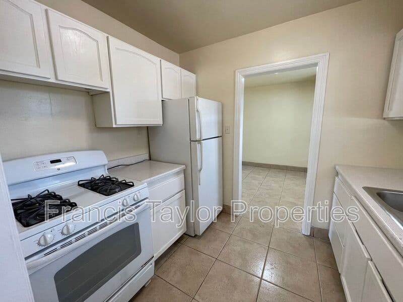Escondido Condo: 741 S Escondido Blvd