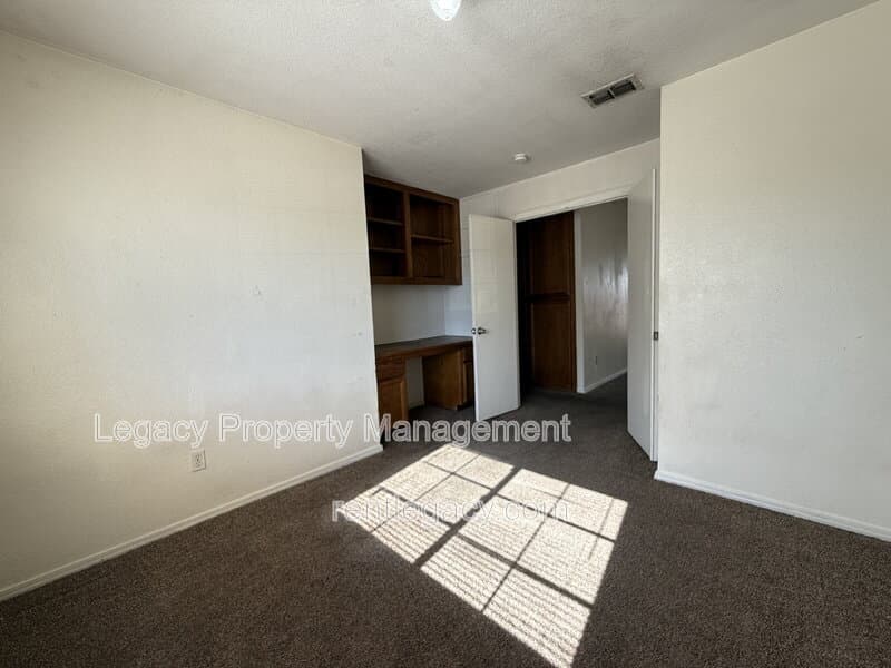 Sacramento House: 10 Gertz Ct