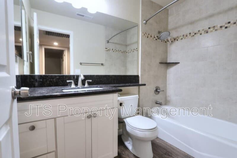 Fair Oaks Condo: 7742 Southcliff Drive