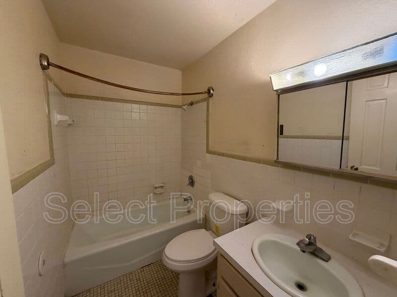 Jonesboro Condo: 3601 School St