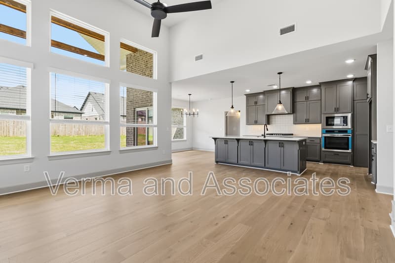 Centerton House: 1041 Whistler St